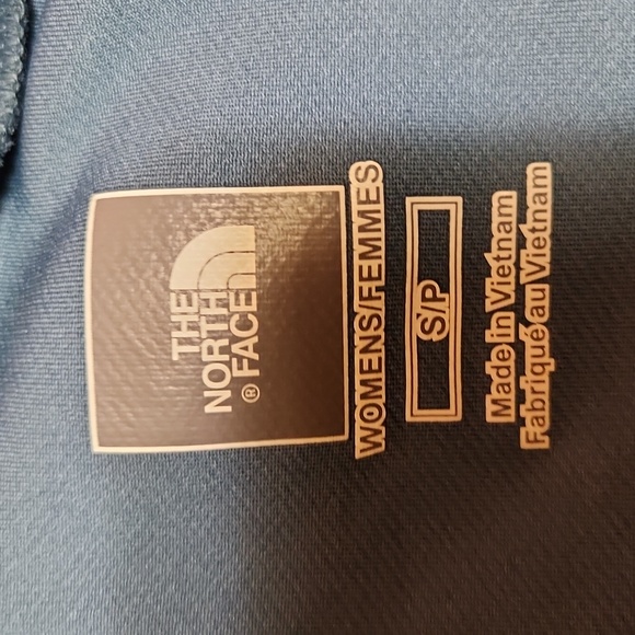 The North Face NWOT Bike Workout Shirt Small Petite - Picture 6 of 7